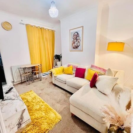 Lovely 3Bed Home Μίντλεσμπρο Εξωτερικό φωτογραφία